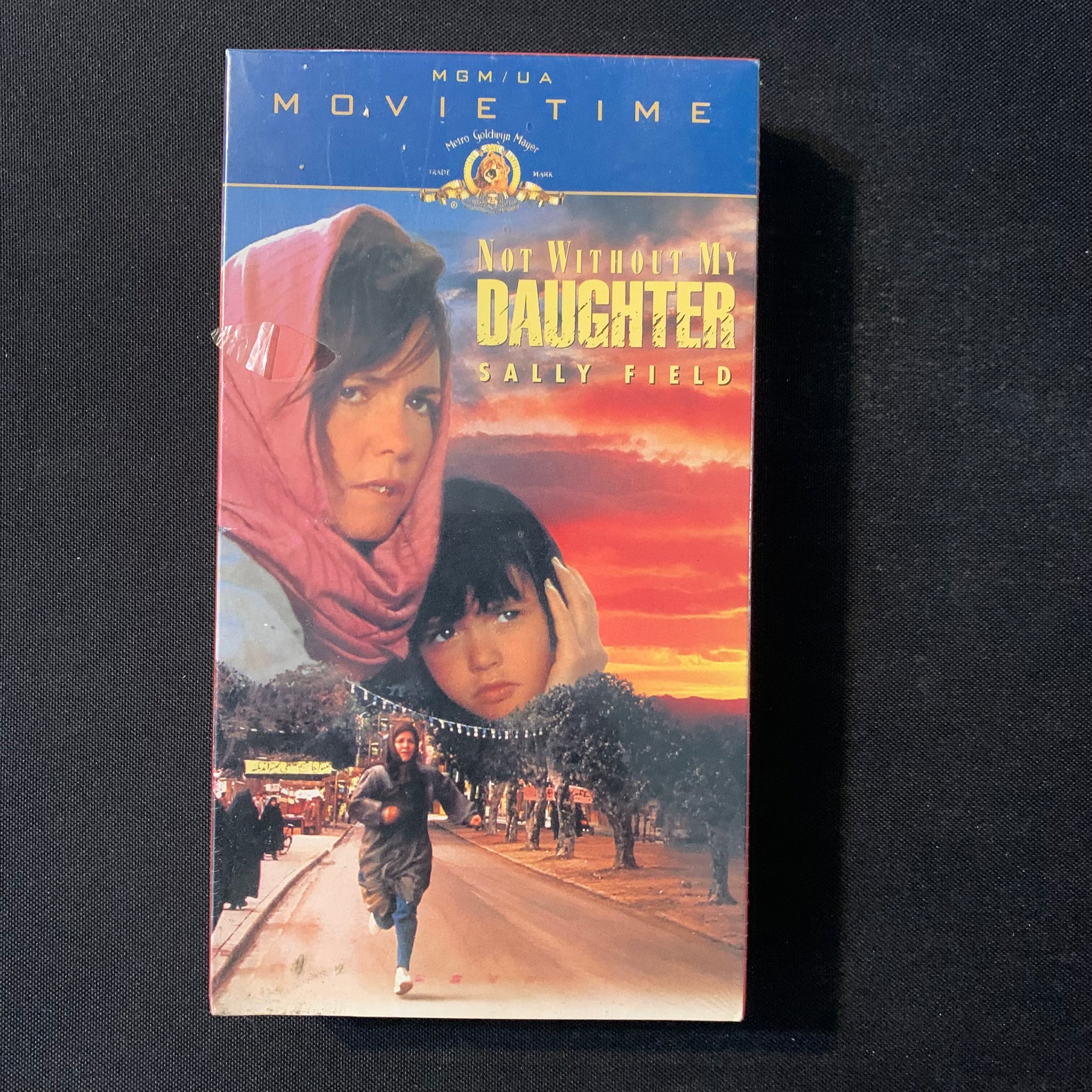 (未使用･未開封品)Wives & Daughters [VHS] VHS Not Without My Daughter (1991) Sally Field, Alfred