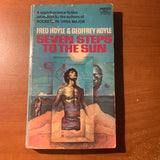 BOOK Fred and Geoffrey Hoyle 'Seven Steps To the Sun' (1973) science fiction