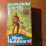 BOOK L. Ron Hubbard 'Battlefield Earth' (1984) paperback science fiction